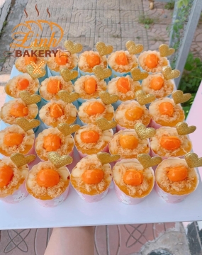 Bánh bông lan trứng muối  